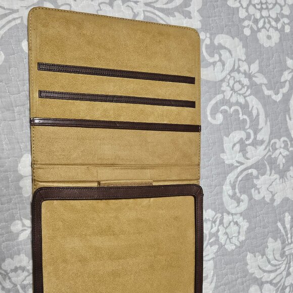 Fossil Brown Leather Snakeskin 10" Computer Tablet Cover - Picture 6 of 7